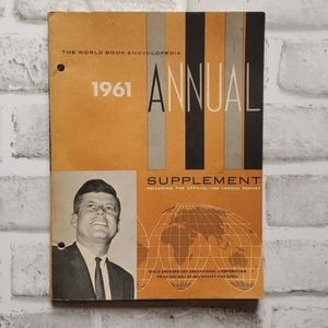 Vintage World Book Encyclopedia 1961 Annual Supplement Awesome Photos!